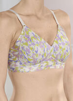 Naturana bh is aan de zijkanten extra hoog uitgesneden 