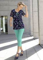 Shirt met kanten rand eronder 