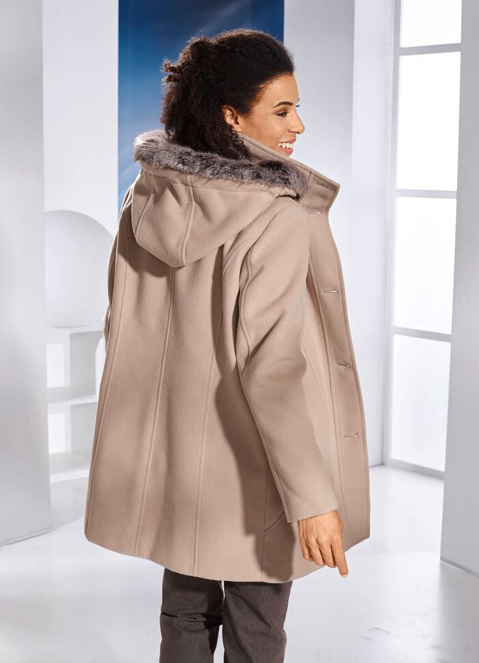 Jas met afneembare kubusbontafwerking 