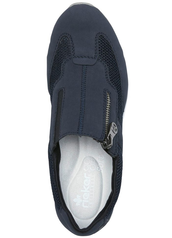 Rieker pantoffels gemaakt van zacht nubuck en textielmateriaal 