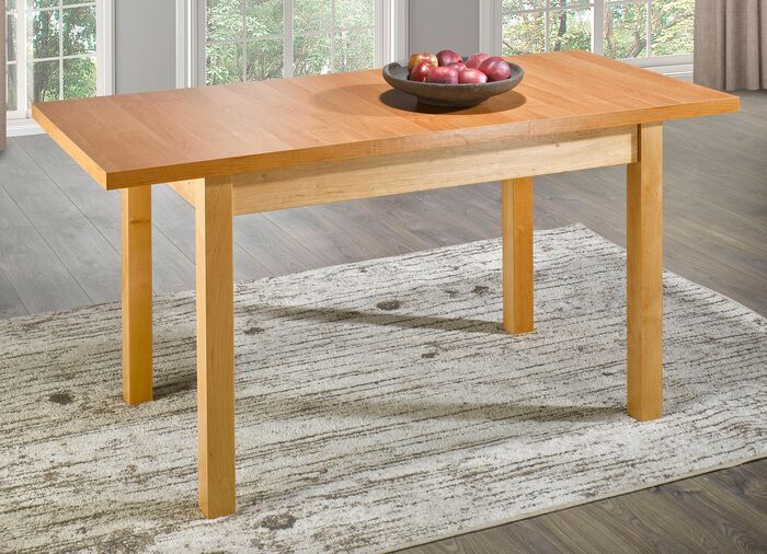 Eettafel met verlengstuk en poten van massief elzenhout 