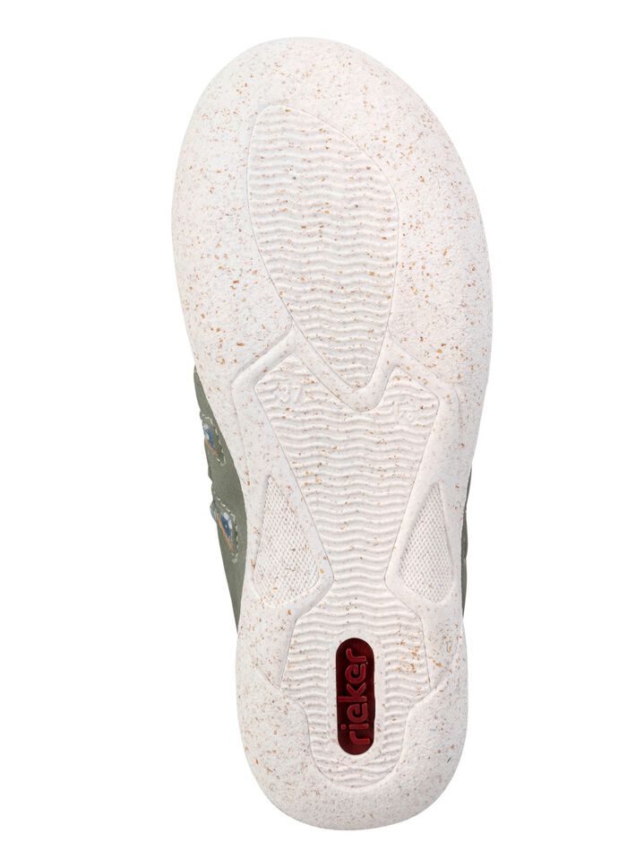 Rieker pantoffels gemaakt van zacht nubuck materiaal 