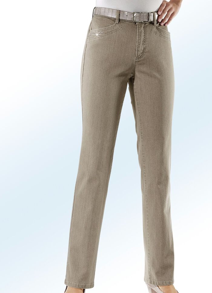 Comfortabele jeans versierd met strasssteentjes 