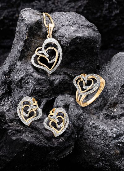 Hartvormige hanger met 45 diamanten 