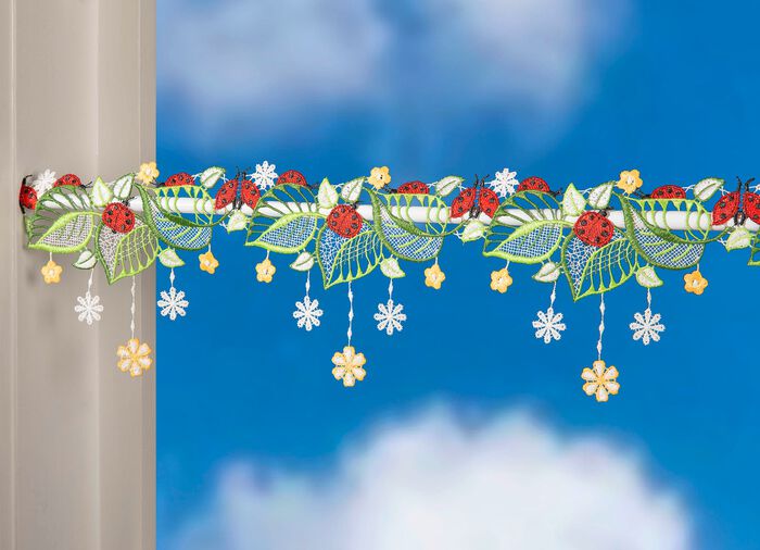 Paaldecoratie met lieveheersbeestjesmotief 