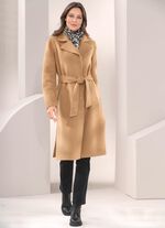 Jas met riem en verborgen drukknopen 