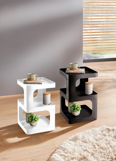 Moderne bijzettafel gemaakt van metaal 