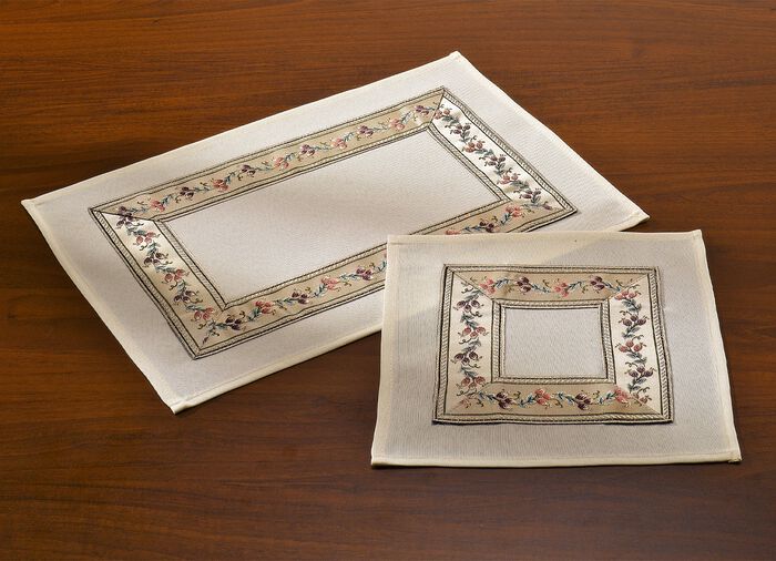 Stijlvolle tafel- en kamerdecoratie met rondomlopende rand 