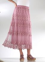 Gelaagde rok met speciale verftechniek 