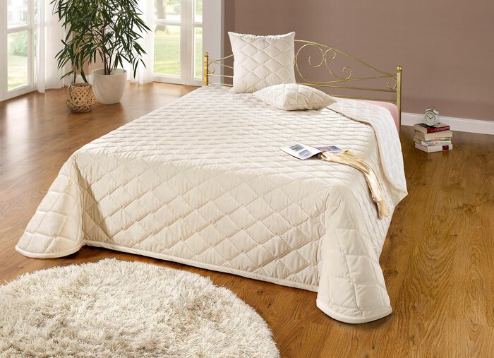 Spreien en kussenslopen in een elegante fluwelen look 