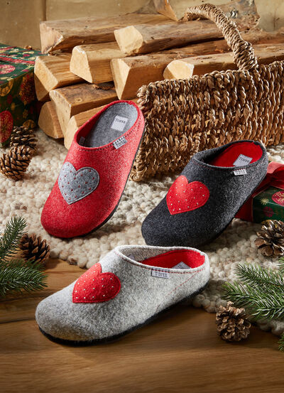 Pantoffel met bovenwerk van wolvilt 