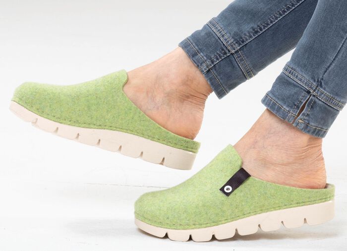 Laurina, trendy damespantoffels, breedte G, met anatomisch gevormd voetbed KIWIGR&Uuml;N