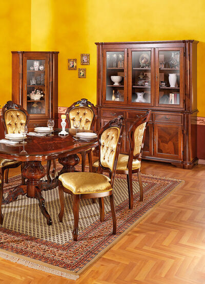 Eetkamermeubel met wortelhoutfineer 