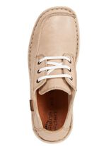 ELENA EDEN veterschoen gemaakt van nappaleer met een gerimpelde structuur 