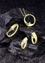 Smaakvolle damesring in bicolor 