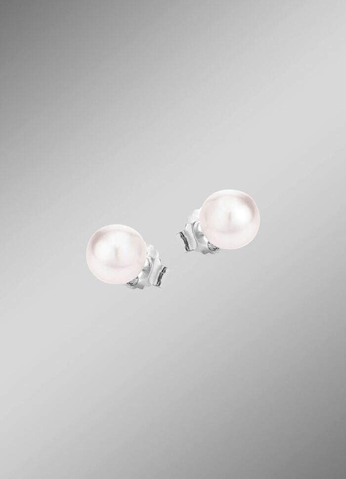 Oorstekers met zoetwaterparels 