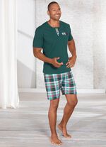 Shortama met knoopsluiting en borstzakje 