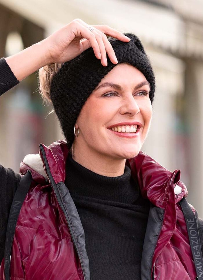 Trendy hoofdband voor dames, van gebreid materiaal 