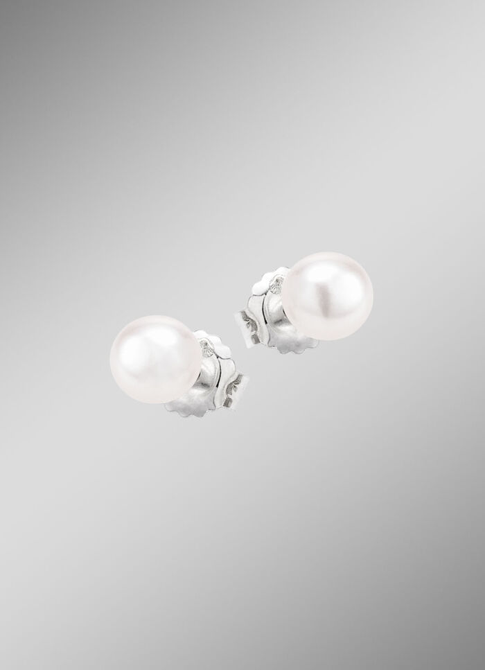 Oorstekers met zoetwaterparels 