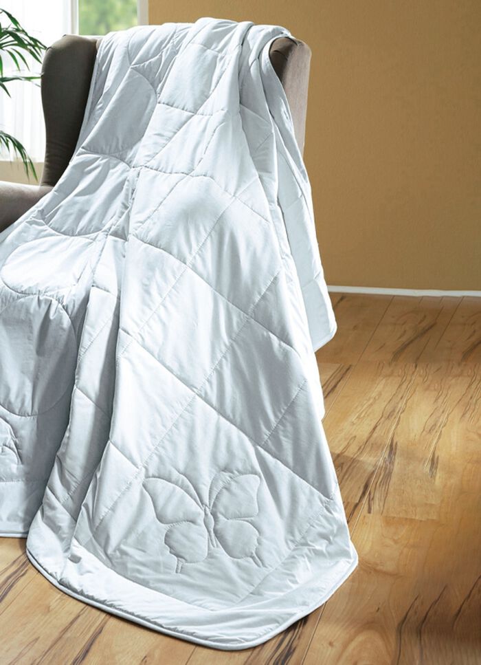 Huidvriendelijk beddengoedassortiment met hoogwaardige vulling van 100% zijde 