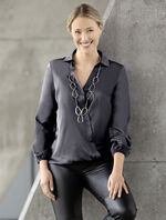 Blouse met drukknoop aan de binnenkant in 2 kleuren ZWART