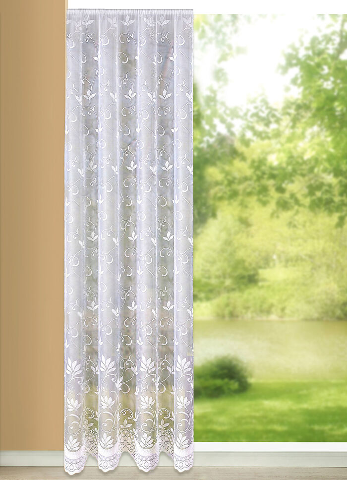 Filigrane lange jaloezieën met gebogen uiteinden 