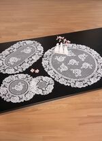 Tafeldecoratie van kant WEISS