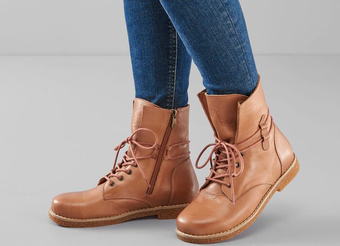 Andrea Conti veterlaarzen van zacht nappaleer COGNAC