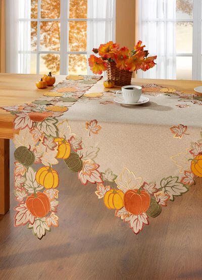 Tafel- en kamerdecoratie met ingewerkt glanzend garen 