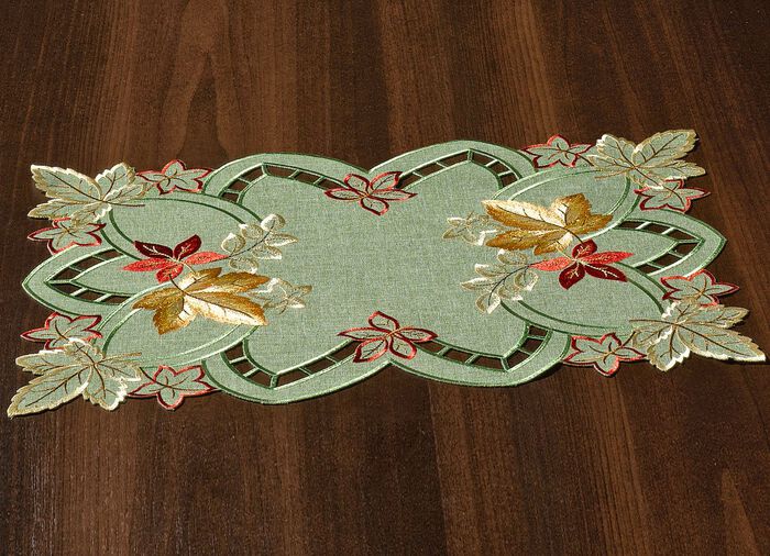 Tafel- en kamerdecoratie met herfstborduurwerk 