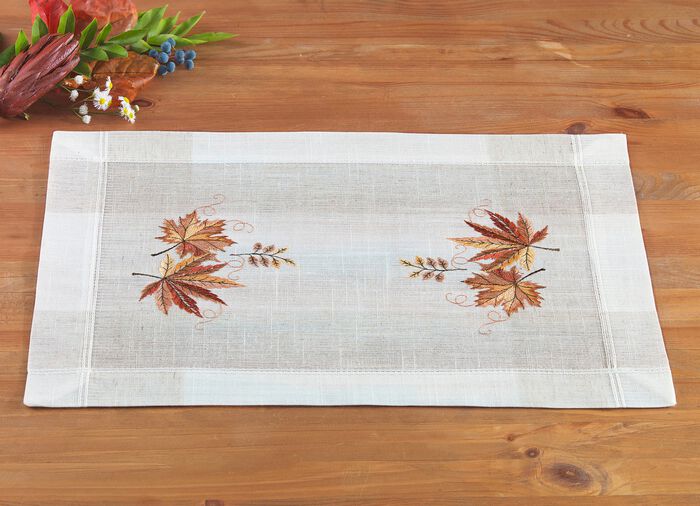 Prachtig geborduurde tafel- en kamerdecoratie 