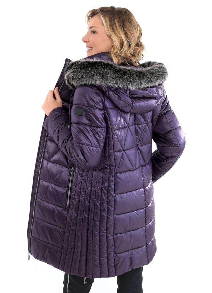 Korte jas met langsquilt aan de zijkant 