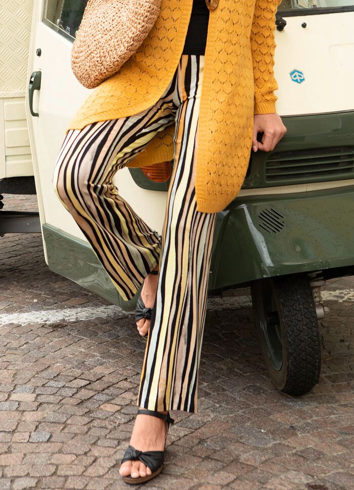 Broek met opvallend gestreept dessin 