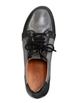 Gemini draver met veters van gedeeltelijk schaduwrijk nappaleer 