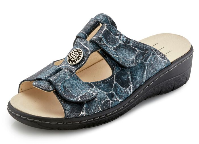 Muiltjes gemaakt van glanzend su&egrave;de met reli&euml;f en print 