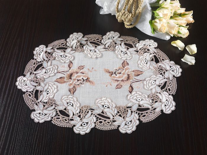 Tafel- en kamerdecoratie met kanten rand 