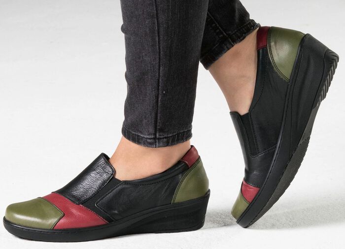 Gemini pantoffels met elastische zijkanten ZWART-OLIJF-ROBIJNROOD