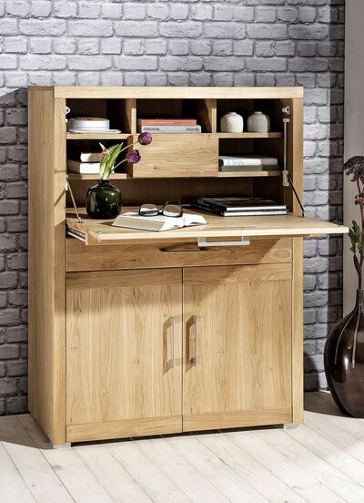 Secretaresse met stevige voorkant 