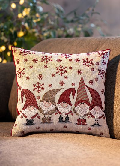 Kussenhoes van tapijt met kaboutermotieven 