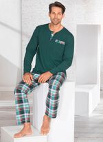 Pyjama met knoopsluiting en borstzakje 