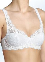 Triumph Amourette beugelbeha met elastische kant WIT
