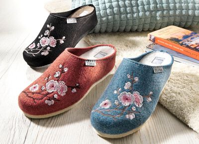 Pantoffel met borduurwerk 