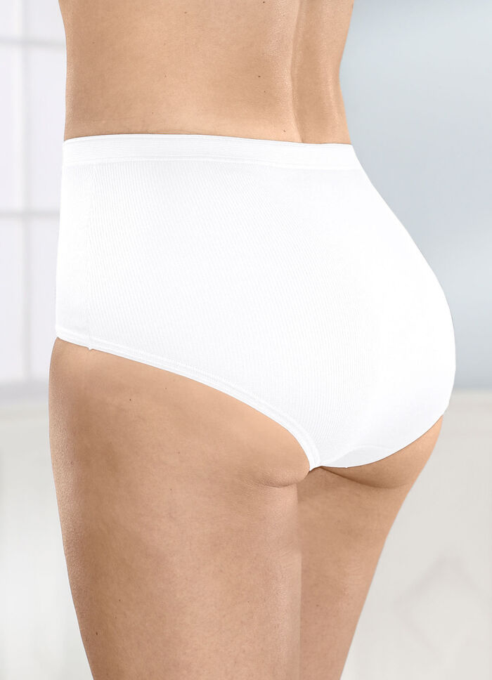 Set van vier slips met kanten inzetstukken 