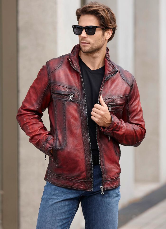 Kort leren jack met borstzakken 