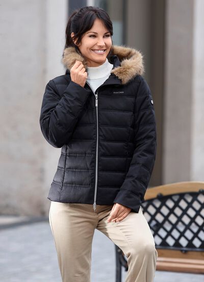 Kort jasje met afneembare imitatiebontrand 