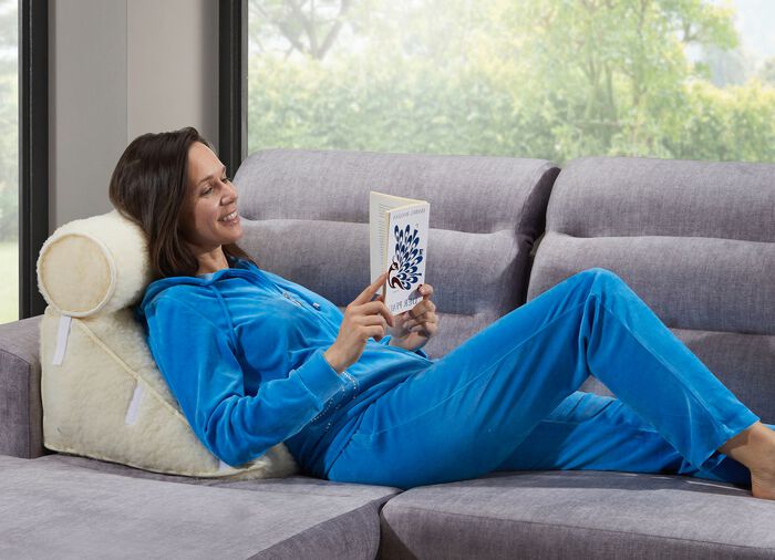 Nieuw wollen rugkussen met nekrol 