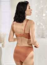 Nina by C. BH gemaakt van elastisch kant 