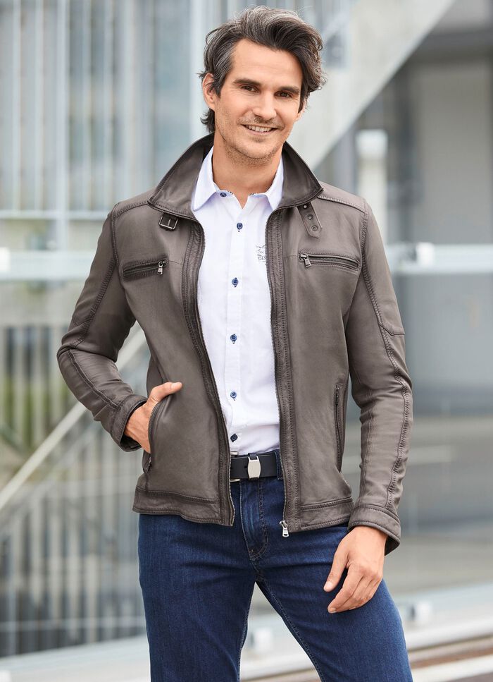 Korte lederen jas met opstaande/liggende kraag 