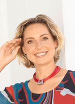 Ketting van textiel met meerdere rijen en rode kristalsteen 