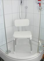 In hoogte verstelbare douche- en badstoel 